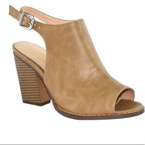 NIB-Chase & Chloe Taupe Peep-Toe Sandal